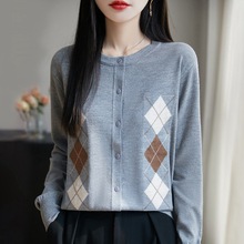 春秋新款女装针织衫精纺羊毛圆领菱形格针织开衫时尚毛衣外套上衣