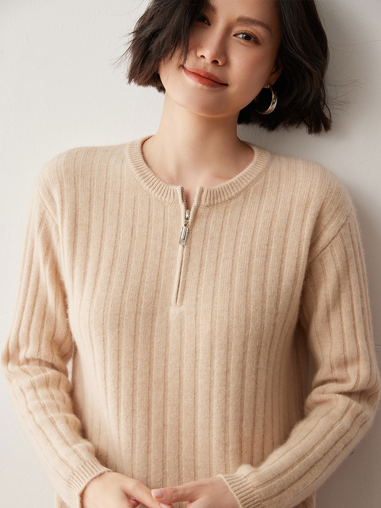 Demi-season cashmere knitted sweater with a round collar with zipper