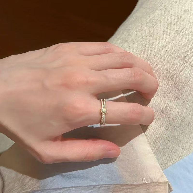 軽奢氷河超白ジルコンブルーリング女性向けニッチデザイン人差し指リングシンプル高級感指輪卸売