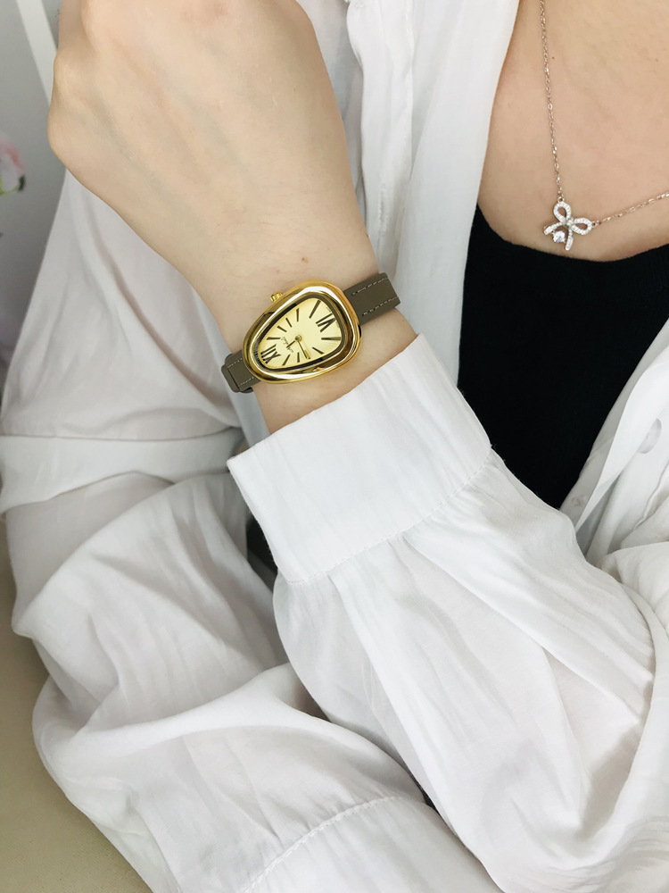 110g Weight Tempered Glass Mirror Material Genuine Leather Strap Material Watch Classification Pointer Display Type Buckle Buckle Style Oval Dial Shape Casual, Holiday Occasion Quartz Movement Solid Color Pattern All Seasons Season Women's Gender Vintage Style, Classic Style Style Vintage Style Classic Style Solid Color Buckle Quartz Watch Women's Watches 19