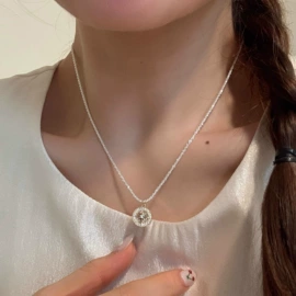 戒指;项链;耳钉
