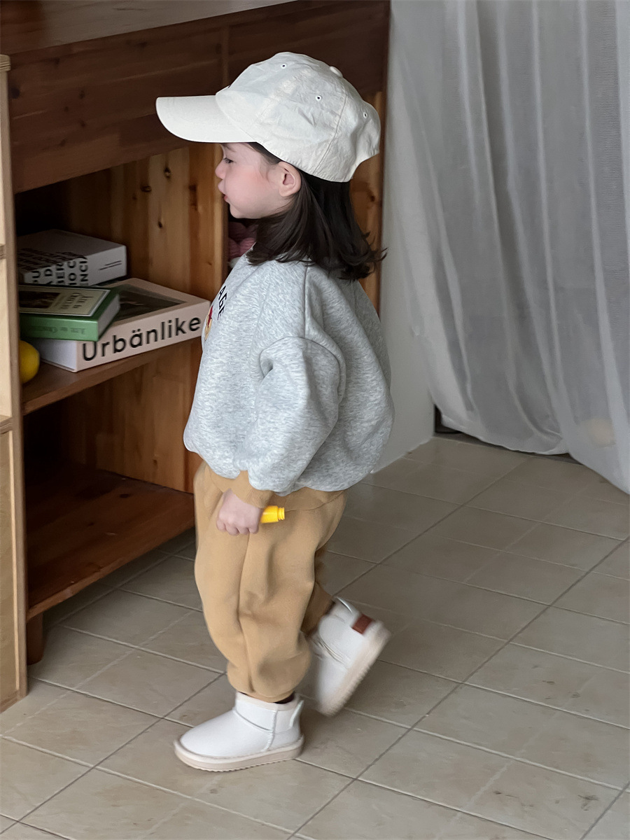 Baby otoño invierno conjunto de ropa infantil coreana gruesa 2025 ropa de bebé, niños y niñas, osos pequeños con ropa de invierno de lana