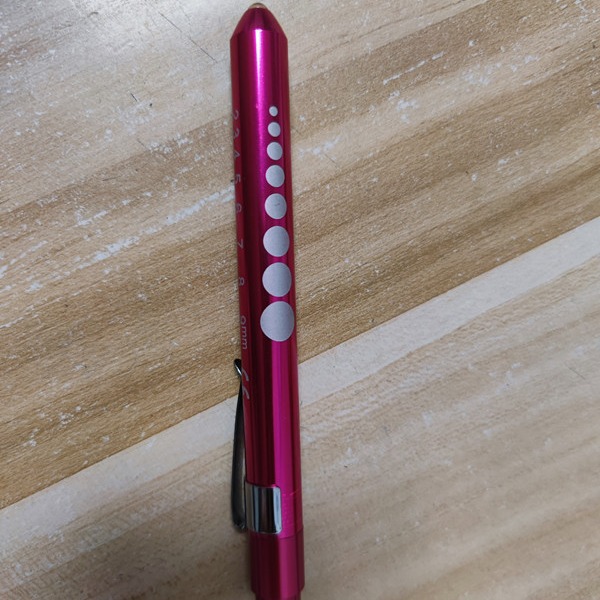 Lápiz de luz para alumnos, luz de examen médico, luz oral, lápiz LED con clip, mini linterna doméstica, luz blanca, luz amarilla, tipo tarjeta