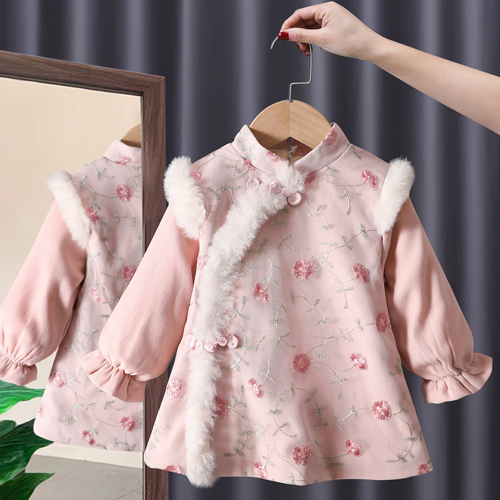 Hanfu Girls Saludos de Año Nuevo Traje Tang de estilo chino para niños Estilo de invierno para niños Falda cheongsam de un año Año Nuevo Ropa de invierno para niñas