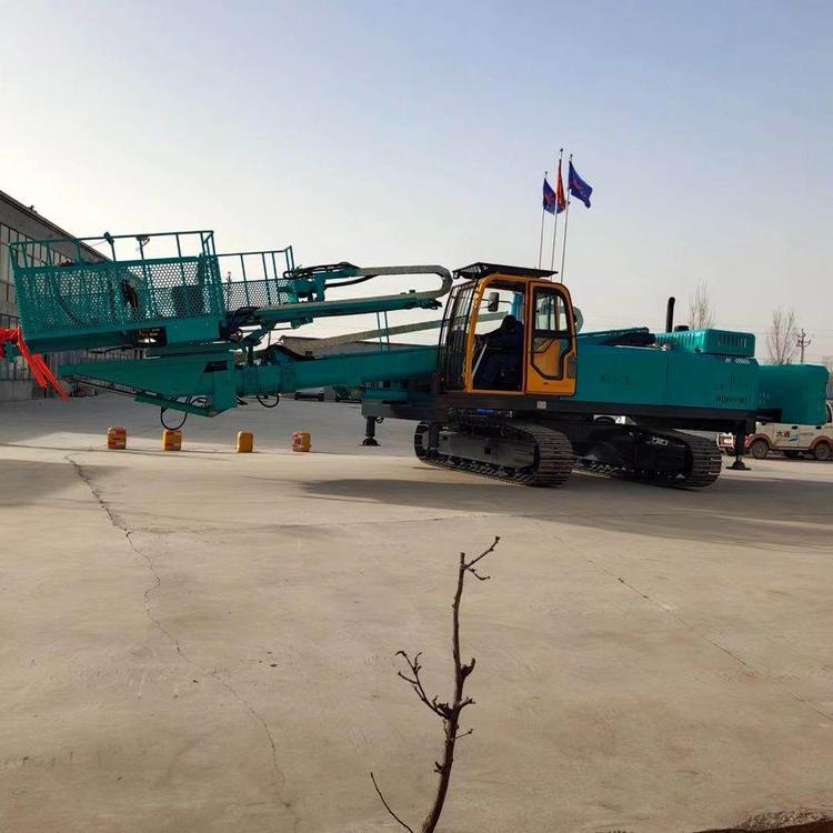 La plataforma de perforación de anclaje de protección de pendiente tipo rastrea para el refuerzo del pozo de cimentación de montaña, el chasis de la máquina de perforación puede perforar hasta 12 metros