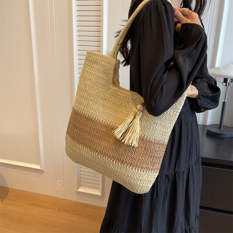 Large-Capacity Straw Woven Bag for Women 2026 New Fashion Woven Shoulder Tote Bag Casual Seaside Vacation Beach Bag Large-Capacity Straw Woven Bag for Women 2026 New Fashion Woven Shoulder Tote Bag Casual Seaside Vacation Beach Bag