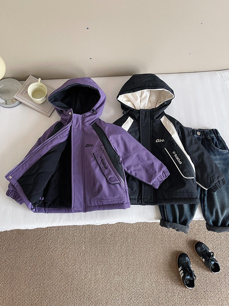 El valle del viento de invierno 2025 nueva ropa infantil guapo color combinación grueso chaqueta de asalto para niños otoño invierno chaqueta con capuzas