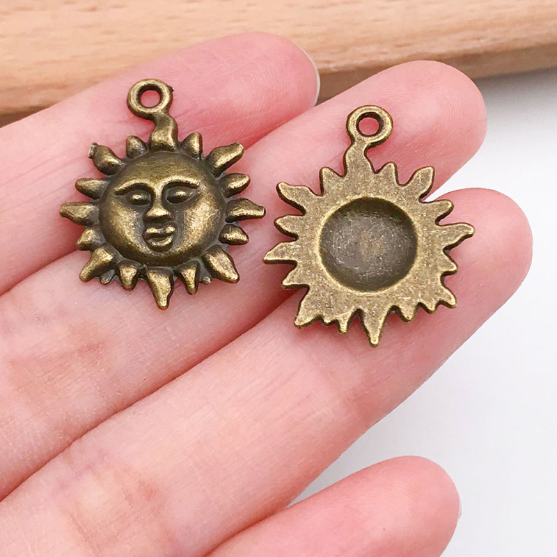 五色レトロ透かし彫り星月太陽合金ペンダント手作りブレスレットキーホルダーアクセサリーアクセサリーペンダント|undefined