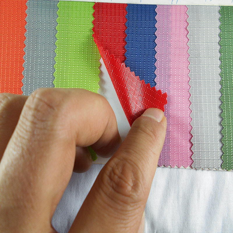 尼龙420D长方格防水优丽胶涂层牛津布 提花四分格亮胶底鞋包面料