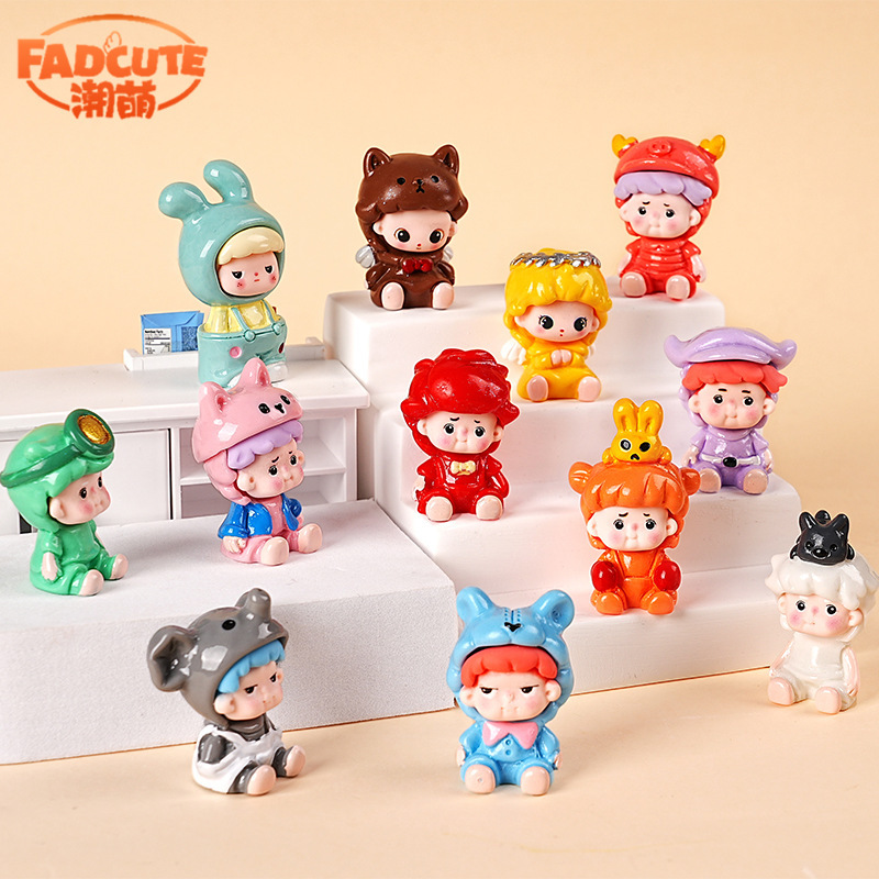 Manufacturers cartoon tide play cute grain resin crafts small ornaments car office desktop ornaments blind boxed ornaments