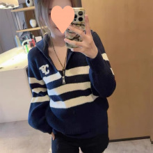 高版本logo刺绣条纹翻领保暖毛衣女24秋冬新款宽松慵懒风针织上衣