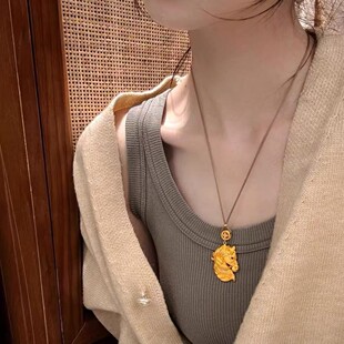 ��ɫ���z����R�^���K������Ů2025�±���߼����p��С��ë���