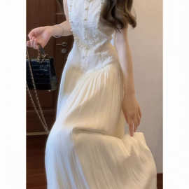 2026春季卢浮美人重工刺绣薄纱修身文艺复古木耳边领无袖度假长裙