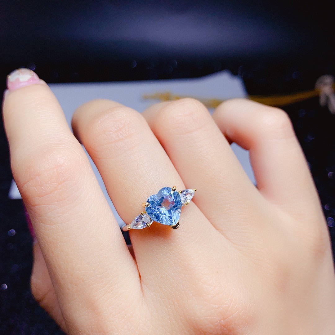 New Imitating Natural Heart-shaped Sky Blue Topaz Color Treasure Opening Ring display picture 3