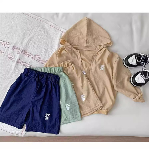 Children's sun-protective hooded set Summer skin care coat shorts two-piece set Unisex versatile outdoor clothing trendy style