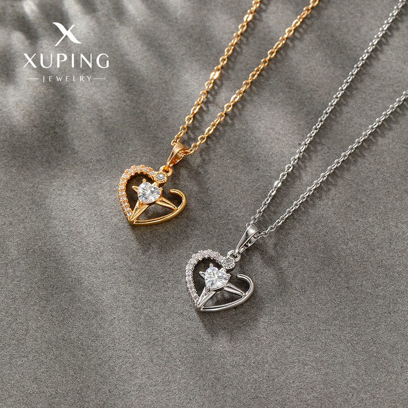 Small design necklace