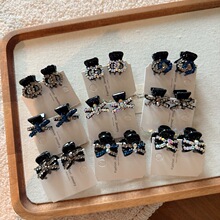 ����С���A�����Yˮ�Сץ�AŮ����С�Ʉ�����߅�A�W�t��l�A�^�