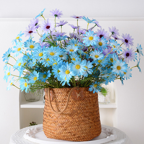 Manufacturer wholesale 5 heads of Dutch chrysanthemum artificial small daisies, Persian chrysanthemum home photography decoration artificial chamomile