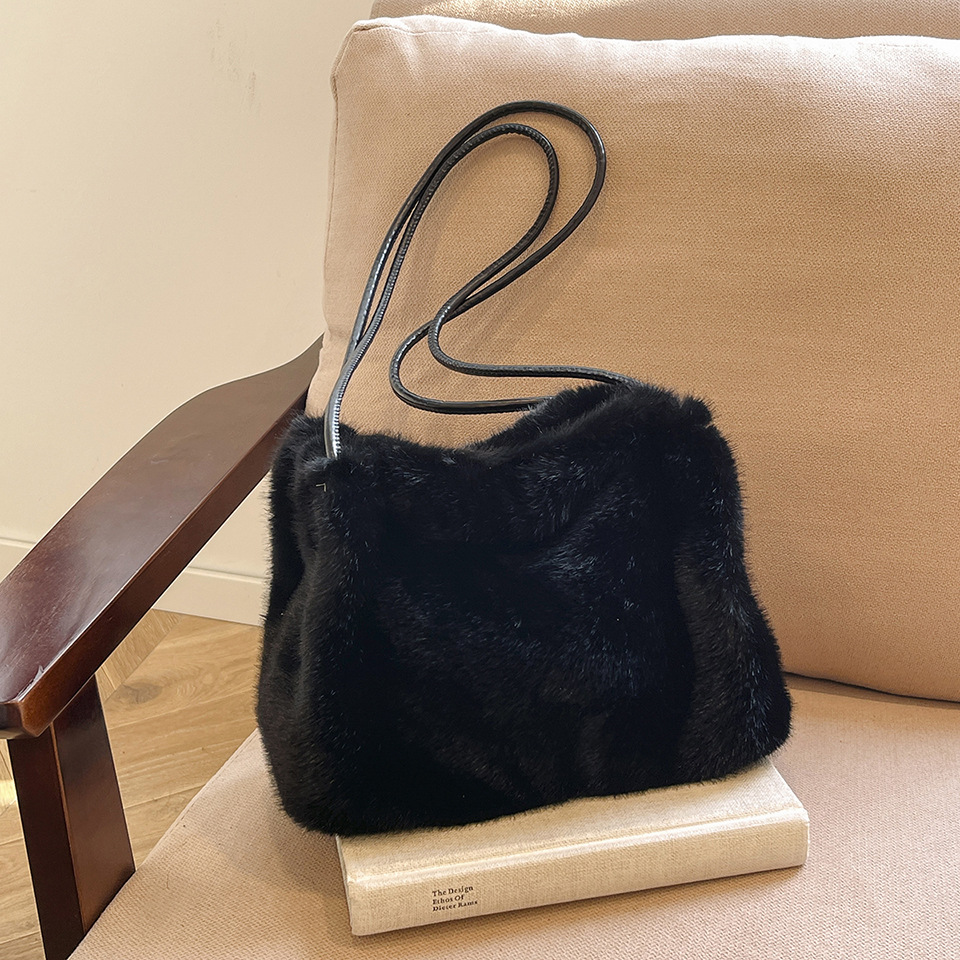 跨境批发秋冬米兰貂毛绒包包女新款通勤百搭单肩包大容量托特包