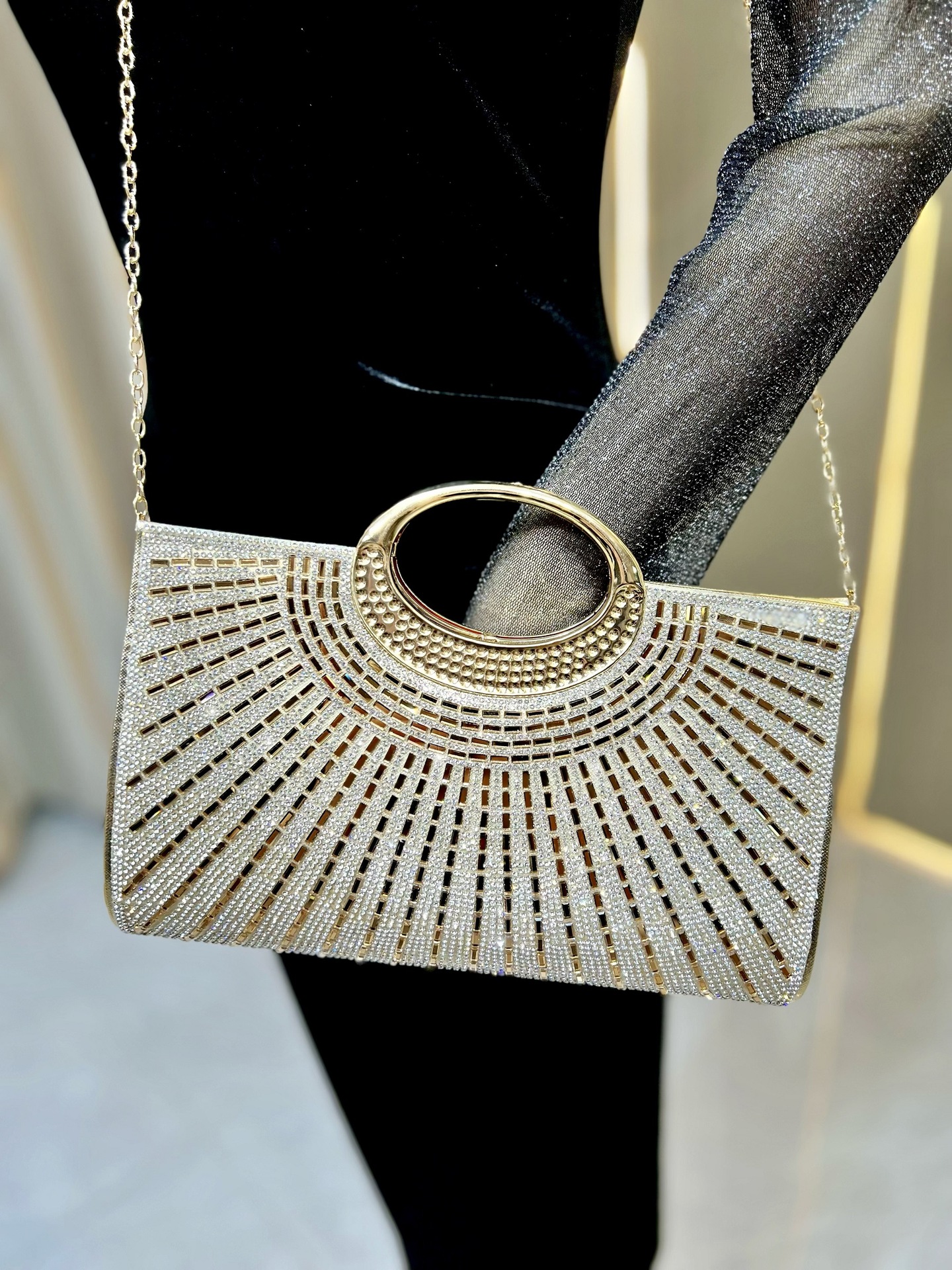 Borsa a mano retrò con strass elegante pochette da sera a catena_voghion.com