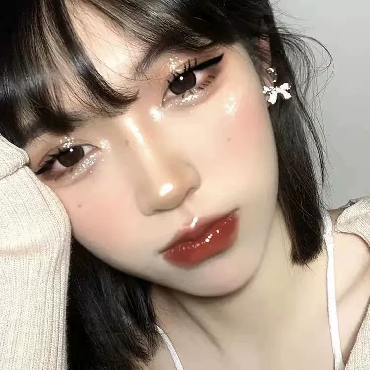 Glitter moisturizing waterproof eyeshadow highlighter, long‑wear sparkly single pan
