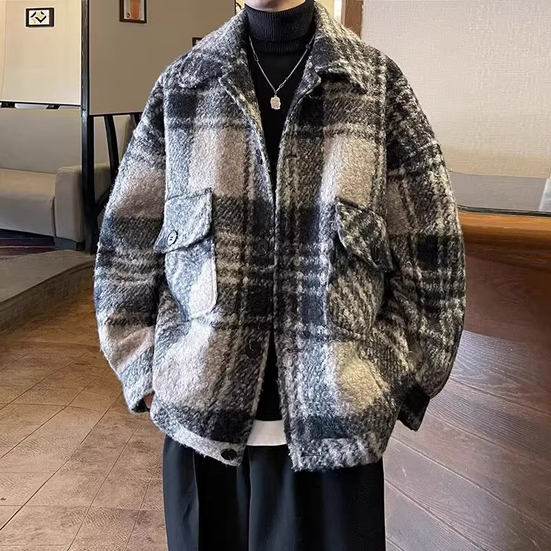 Men's color-blocked plaid wool coat, autumn and winter trendy American retro loose casual lapel fleece-lined wool coat.