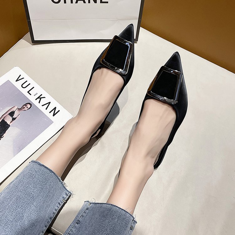 Fairy French style Baotou sandals for women 2024 new spring/summer square buckle pointed sandals, simple and elegant_voghion.com