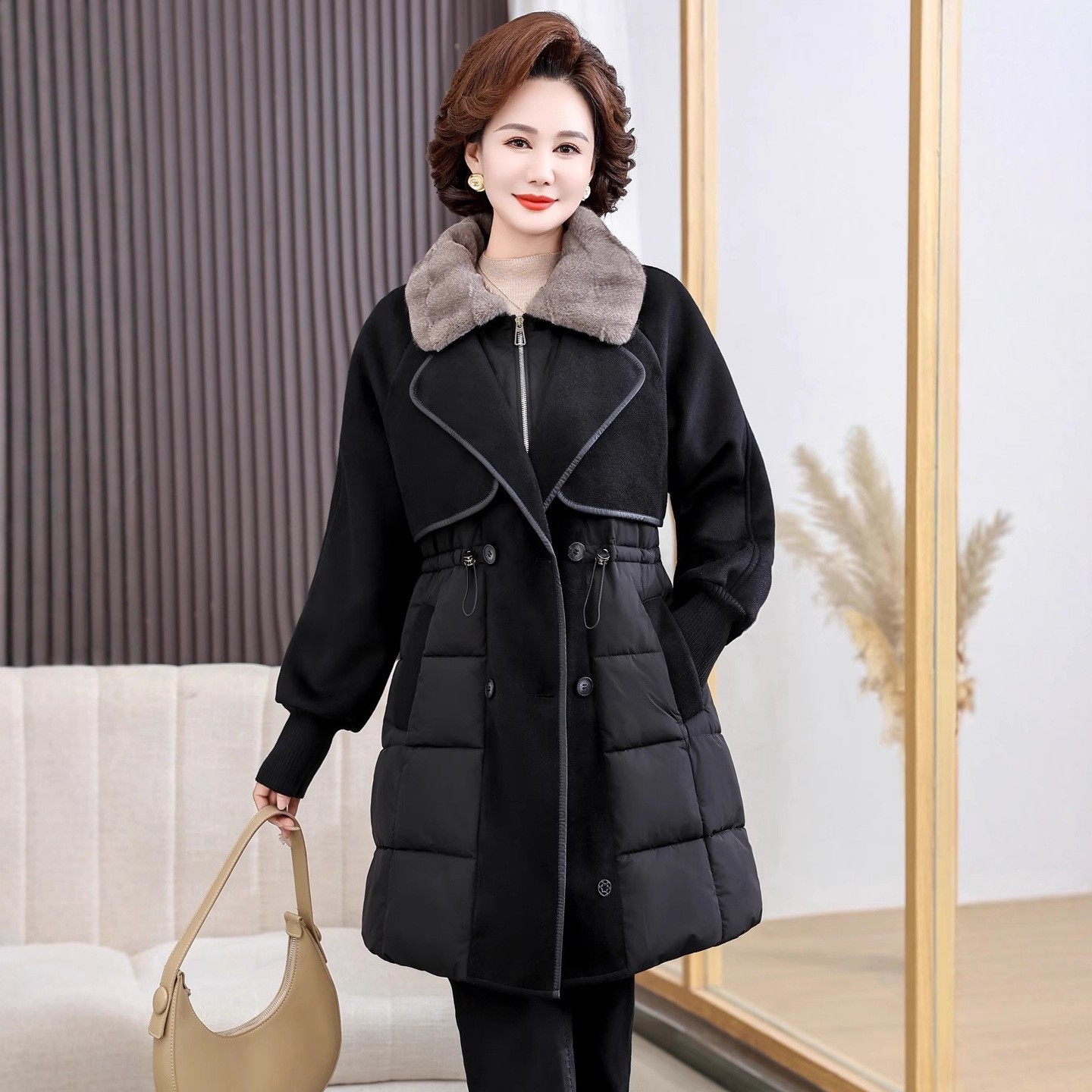 2025 invierno nuevo abrigo de algodón de pluma para mujeres de largo y grueso abrigo de algodón de moda versátil chaqueta de algodón madres de mediana edad image 2