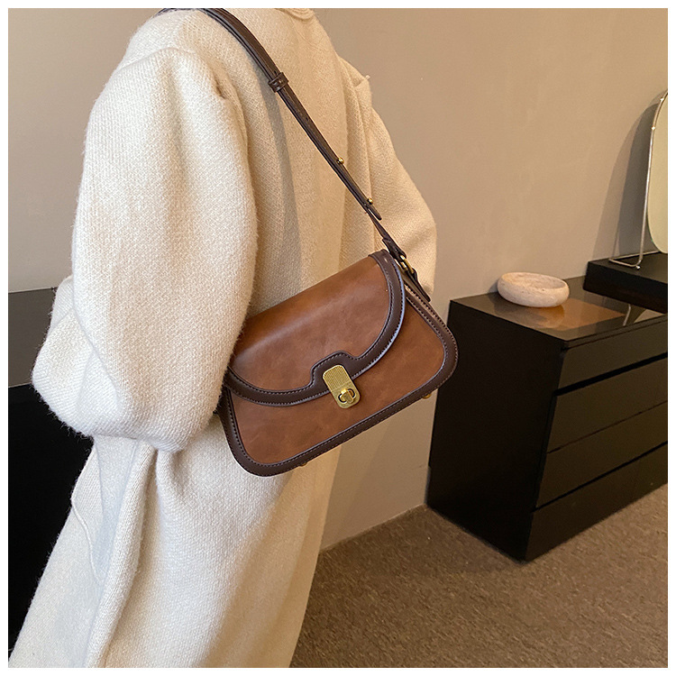 Women's Medium Pu Leather Color Block Vintage Style Flip Cover Shoulder Bag display picture 28