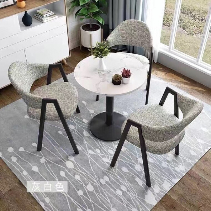 60개의 원형 테이블과 의자 3개, 회색 대마 색상