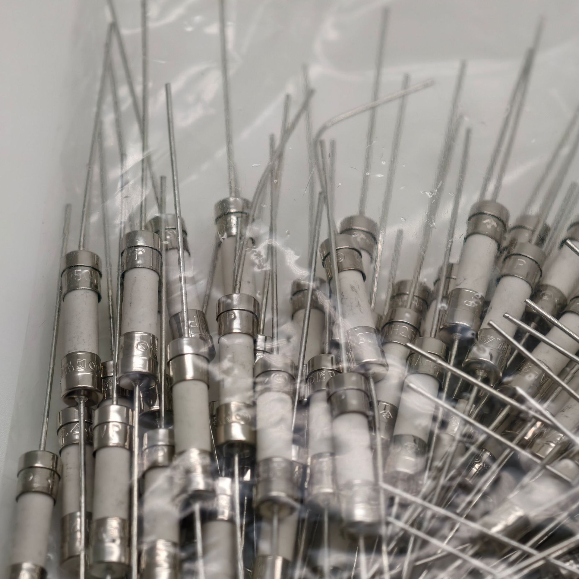 0215008.MXEP美国力特5*20陶瓷保险丝管进口 T8A 250VP延时慢