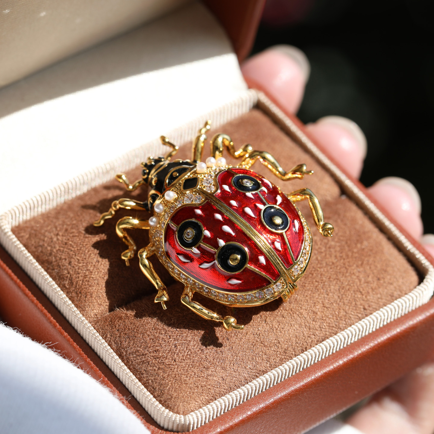 Xi Liang Feizi Original Design Cute Enamel Ladybug Brooch Personalized Fashion Clothing Accessories Insect Corsage