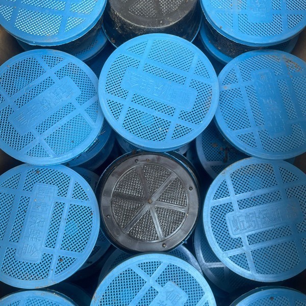 The Earthworm Breeding Farm Currently Has a Batch of Large Earthworm Boxes. These Boxes Were Previously Used to Store Earthworms and Now Have Limited Remaining Stock for Disposal