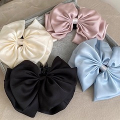 韓国版の気質はフランス式の優雅な蝶結びに似合います。