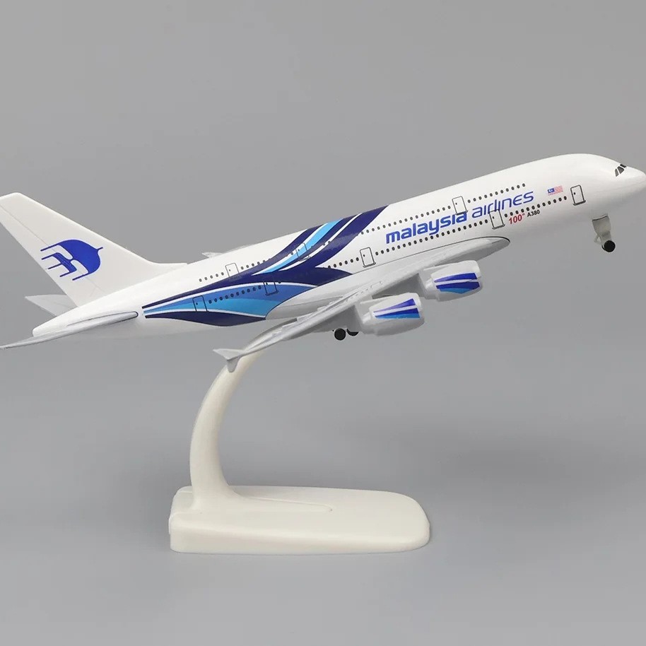 Modelo de avión de aleación de varios tamaños a380 Modelo de avión Airbus A380 Adornos de aviones de pasajeros Ventas de fábrica Productos calientes nacionales y extranjeros