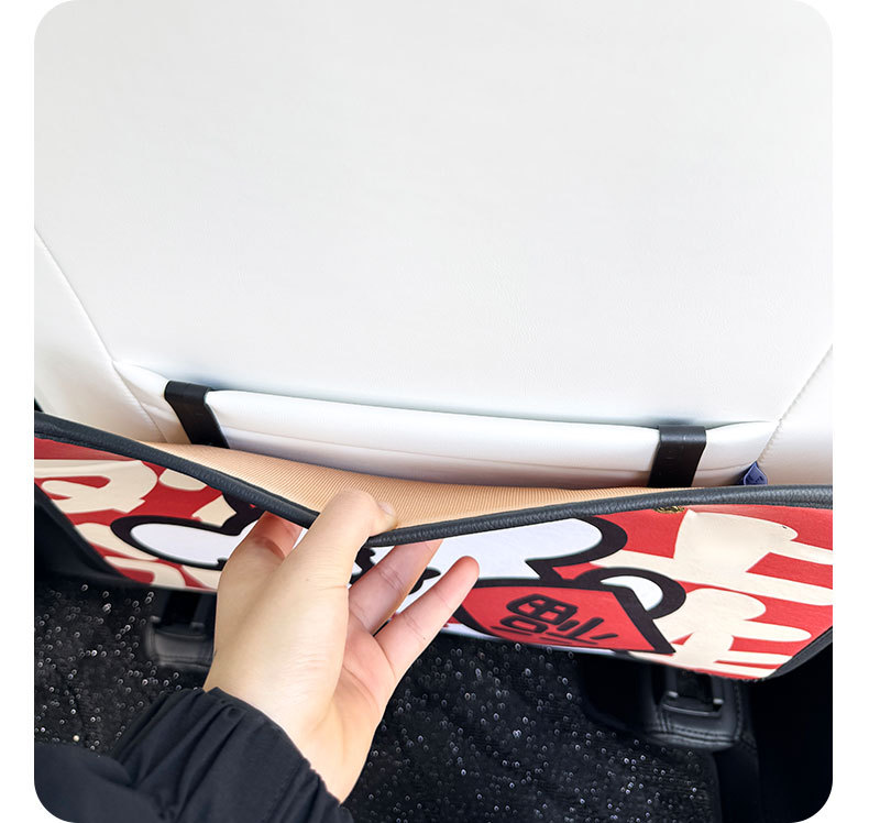 Deputy to the cartoon cute car seat back anti-kick pad simple and comfortable dirt-resistant storage bag anti-kick pad anti-dirty pad