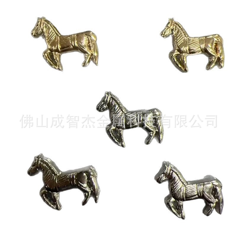 2026年生肖马年饰品20款 马上有钱服饰配饰随意搭骏马奔驰装饰扣