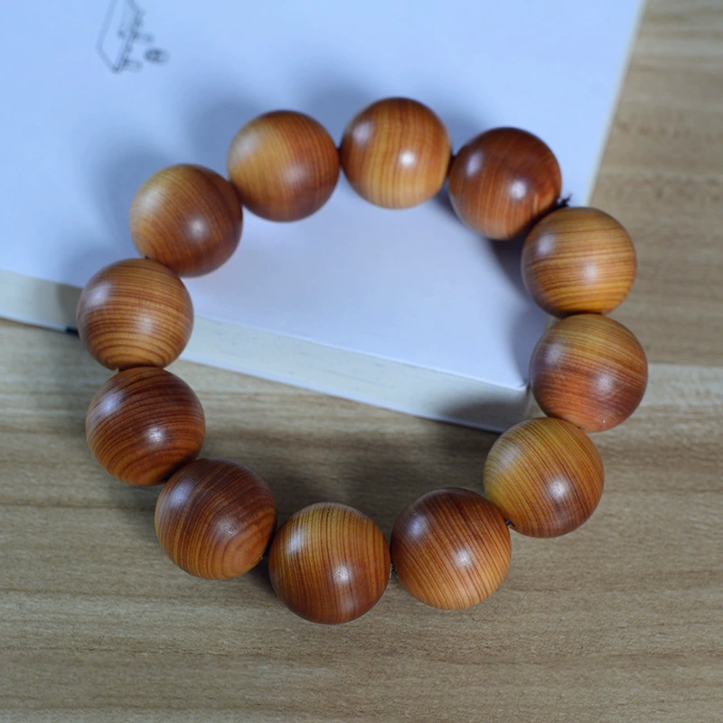 Этнический браслет-алтарь — бусины из сандалового дерева и ореха Walnut, размеры 10–20 мм