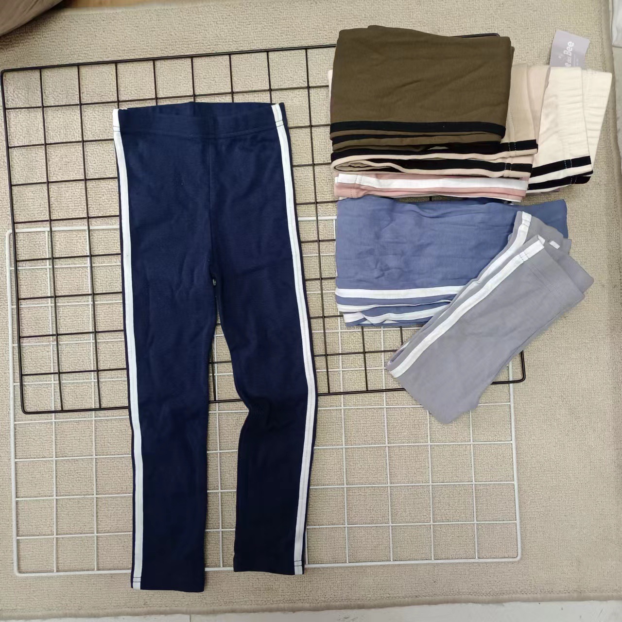 Ropa para niños 23 nuevos leggings japoneses de algodón único para niños medianos y grandes pantalones de primavera y otoño para niñas pantalones multicolores