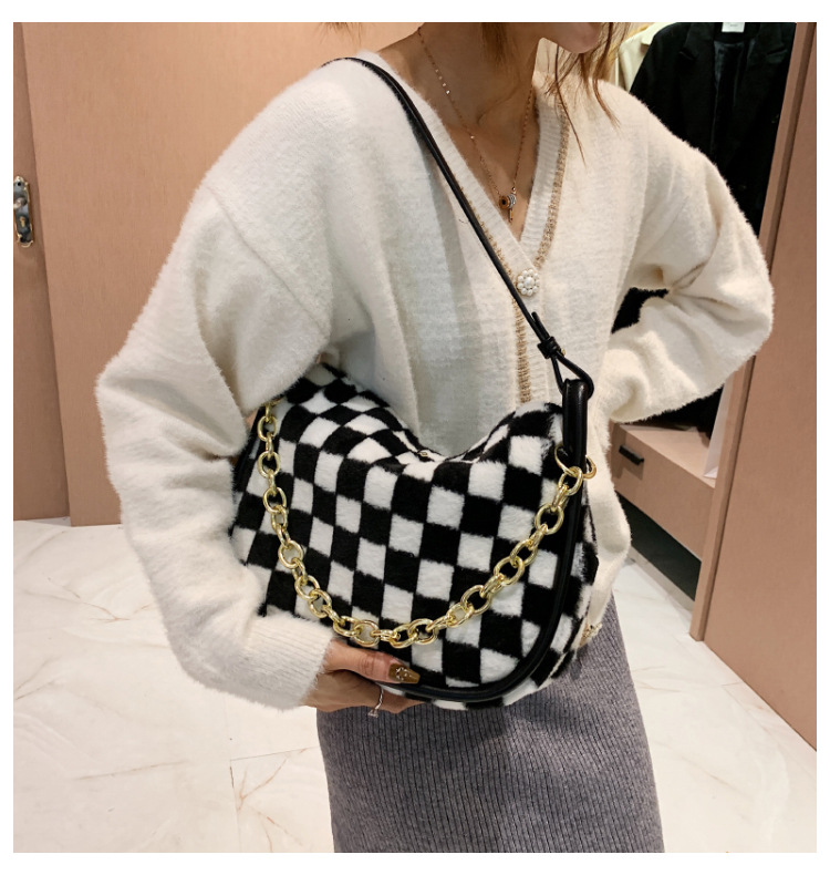 Autumn and winter plush handbags 2021 new fashion checkerboard single shoulder messenger chain big bagpicture8