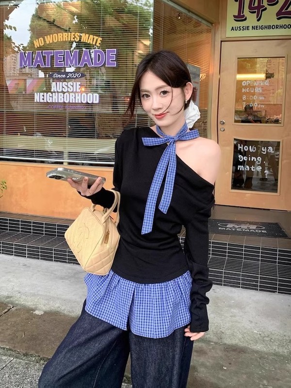 ホットガール気質ニッチフェイクツーピースオフショルダーチェック柄スプライシング長袖Tシャツ春秋シックな痩身トップ|undefined