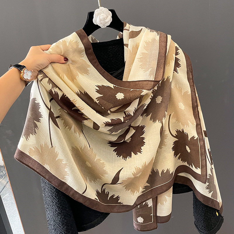 Women's Elegant Sweet Flower Cotton And Linen Printing Silk Scarf display picture 4