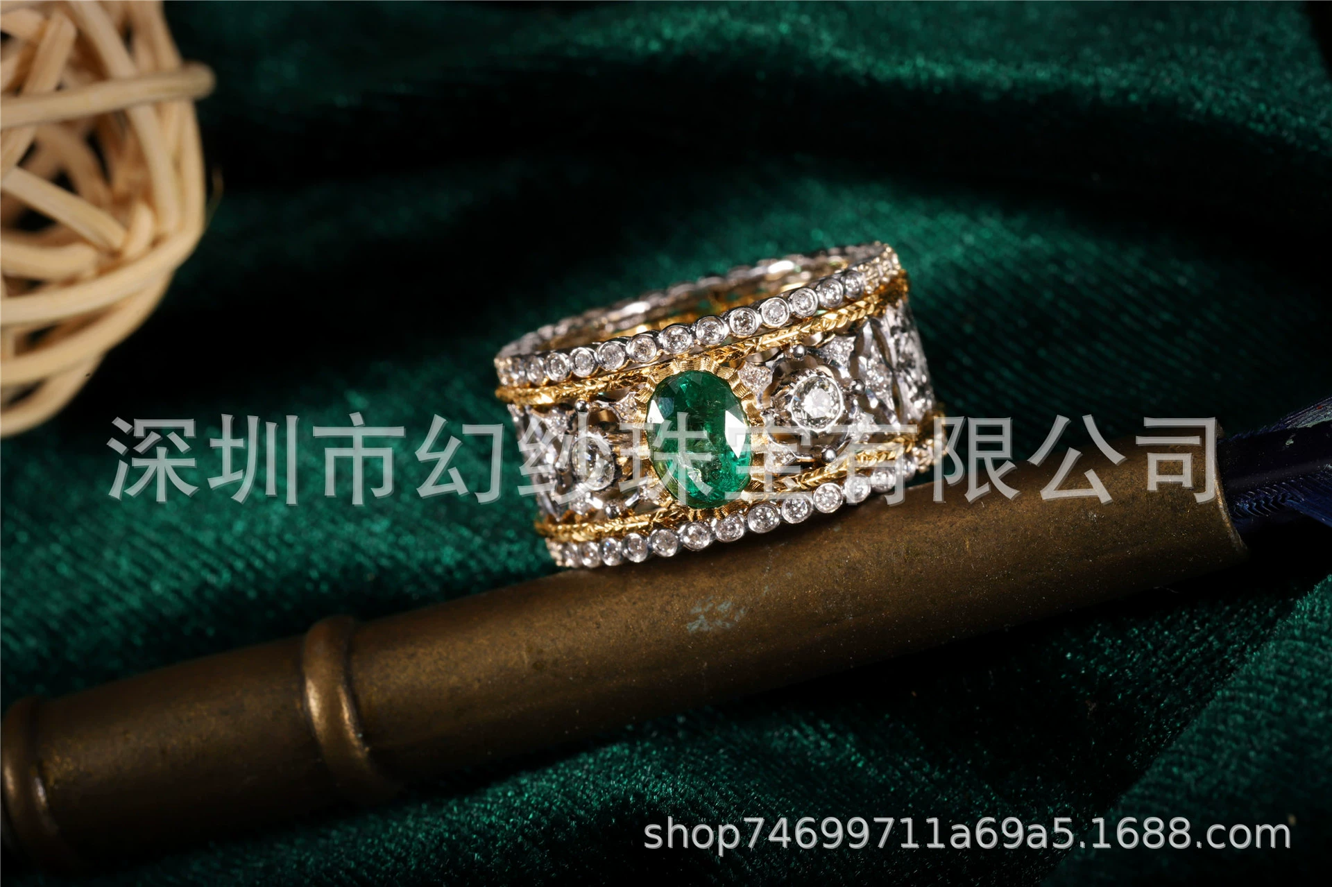 Текстурированные Золотые ремесла Италия 18K золото изумруд бриллиантовое кольцо высокие ювелирные изделия поколение волос