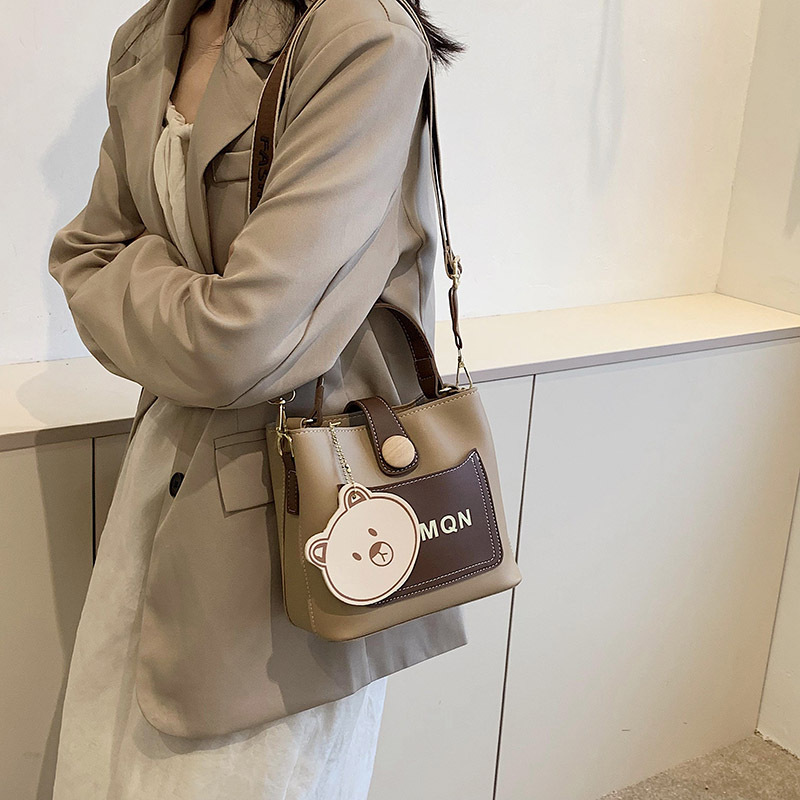 Diseño de nicho bolso a juego para mujeres 2023 nuevo popular bolsa de cubo bolsa de mensajero portátil de celebridades en línea de alta calidad