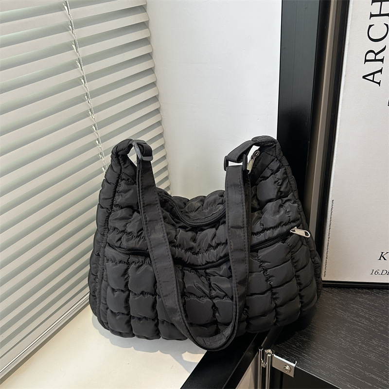 Yunduo Bag 2025 New Fashion Underarm Bag Women's Casual Easiest for Match Bubble Plaid Shoulder Bag Autumn and Winter down Bag Yunduo Bag 2025 New Fashion Underarm Bag Women's Casual Easiest for Match Bubble Plaid Shoulder Bag Autumn and Winter down Bag