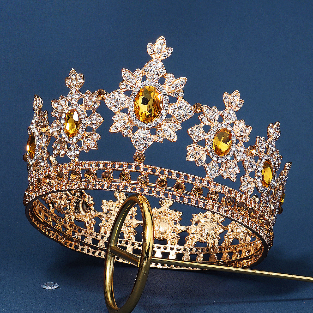 Retro Crown Alloy Plating Inlay Artificial Gemstones Crown 1 Piece