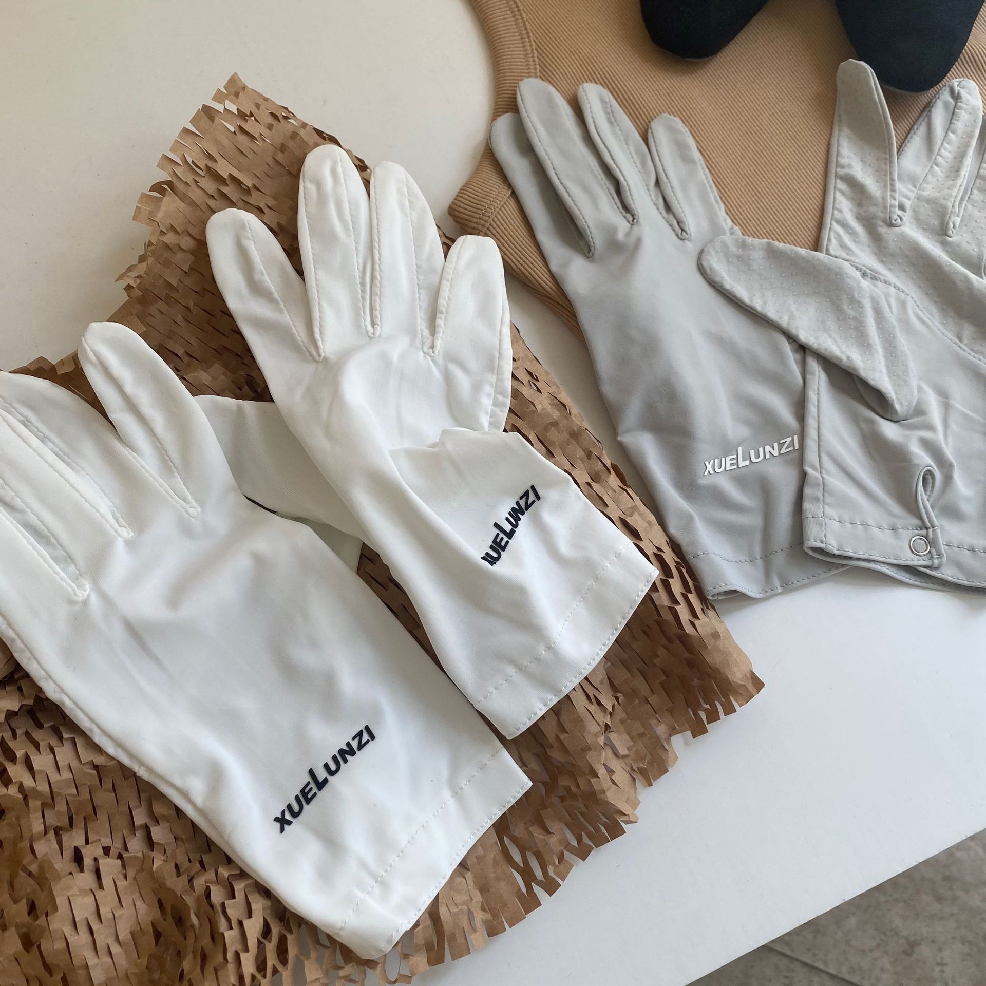 防曬手套夏季冰絲戶外防紫外線透氣觸屏防滑手套男女開車遮陽全指