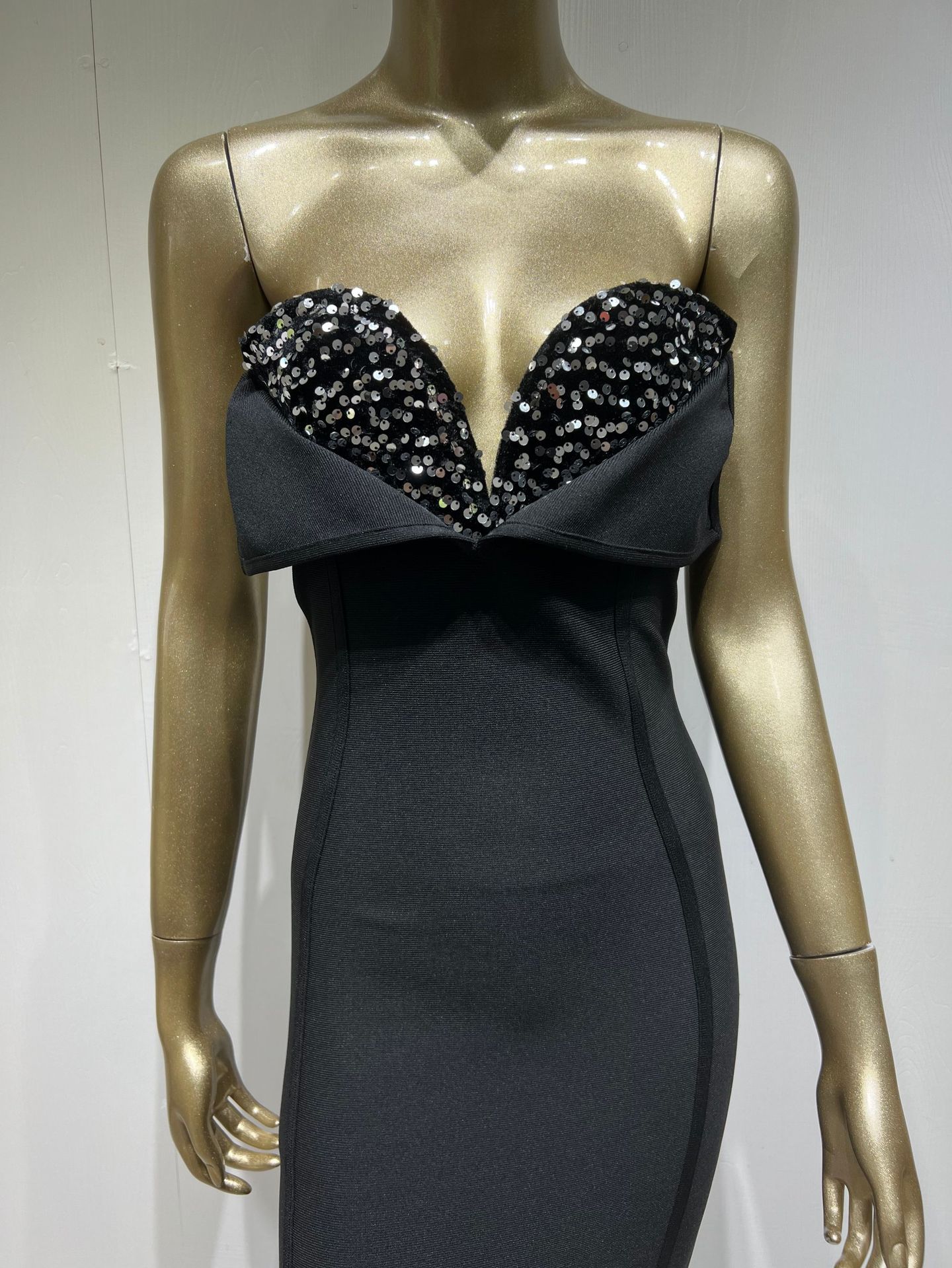 Women's Sequined Dress Image 11