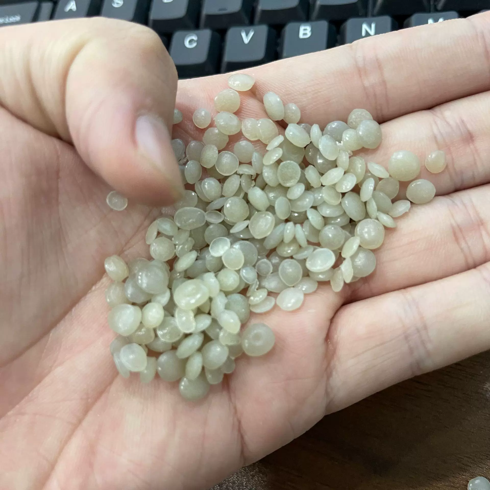 厂家现货供应进口美国膜高压纯粘膜LDPE颗粒拉伸1300+用防水土工
