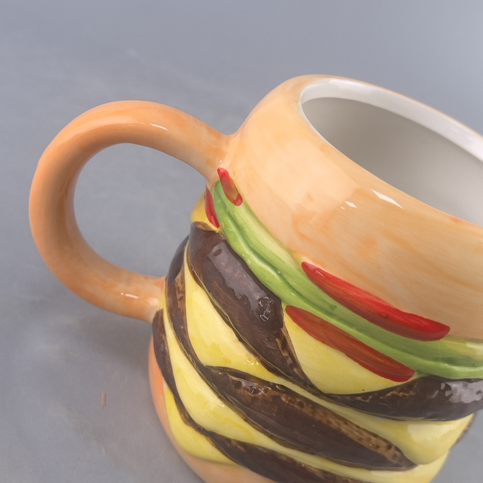 Taza de agua de hamburguesas creativas sin tapa encantadora taza de desayuno de cerámica de gran capacidad taza de hamburguesas
